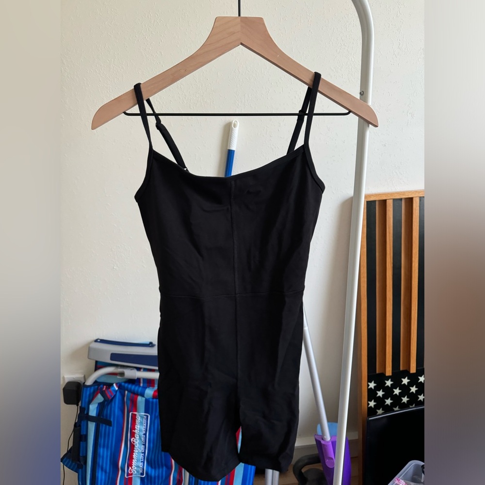 Wilfred free Aritzia one piece outfit
